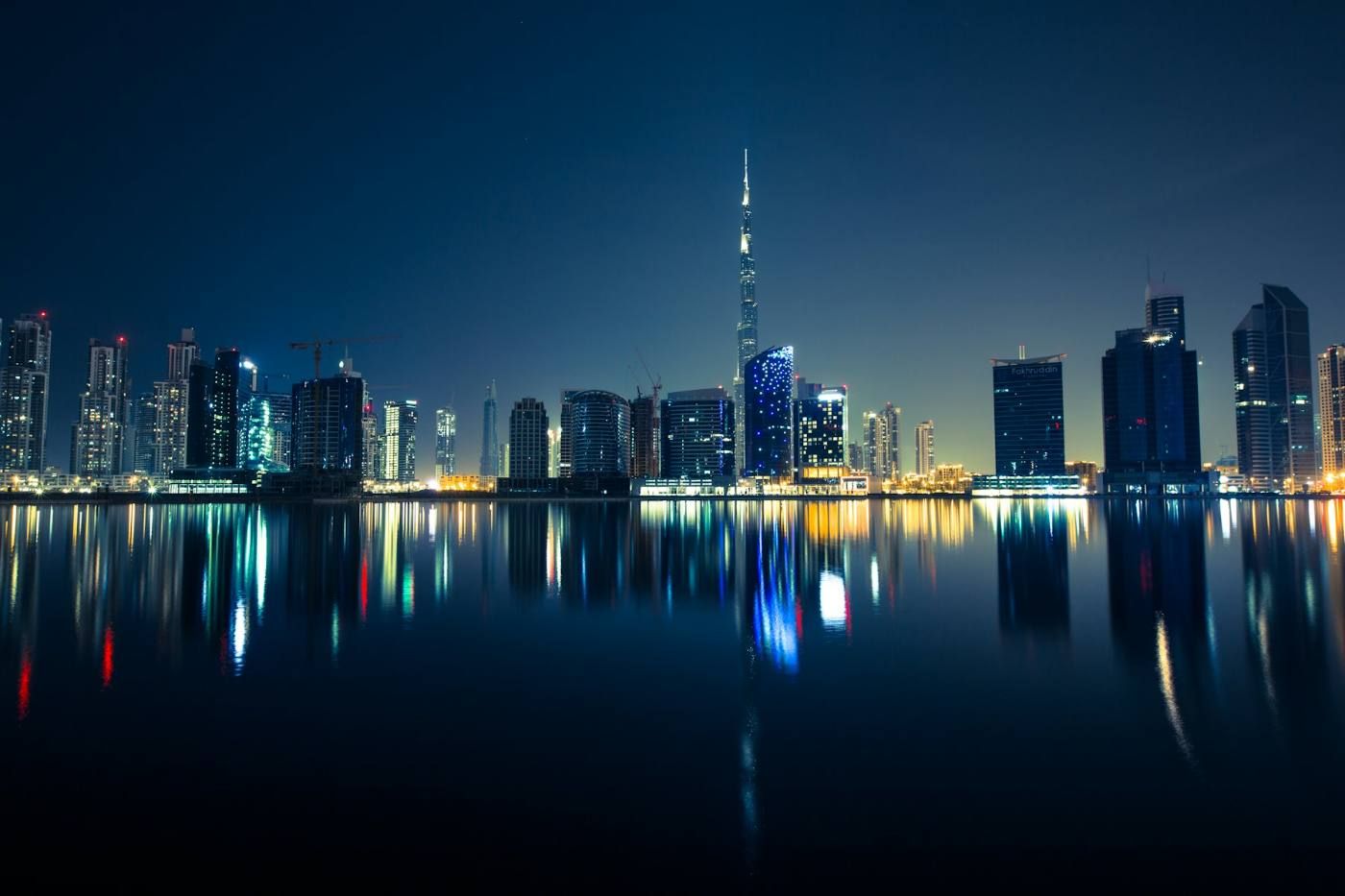 Rascacielos de Dubai de noche